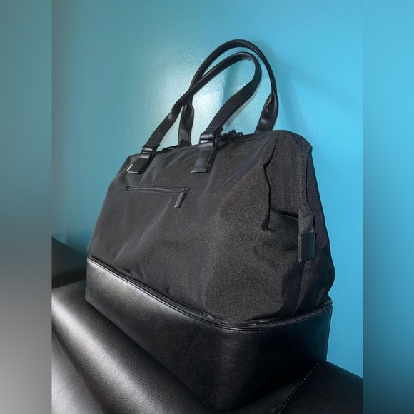 BIES Weekender Bag!! Brand New Never Used! - Picture 7 of 9